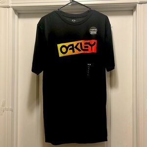 Mens Large Oakley T-shirt